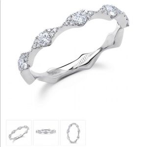 DIAMOND RING Authentic 14k white Gold diamond ring